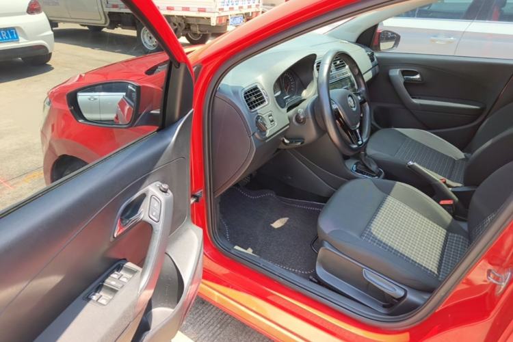 Used Volkswagen Polo 2016 1.6L Automatic Comfort Model Driver Seat