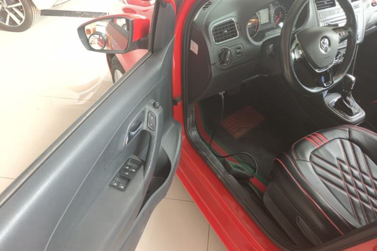 Used Volkswagen Polo 2016 1.6L Automatic Comfort Model Driver Seat