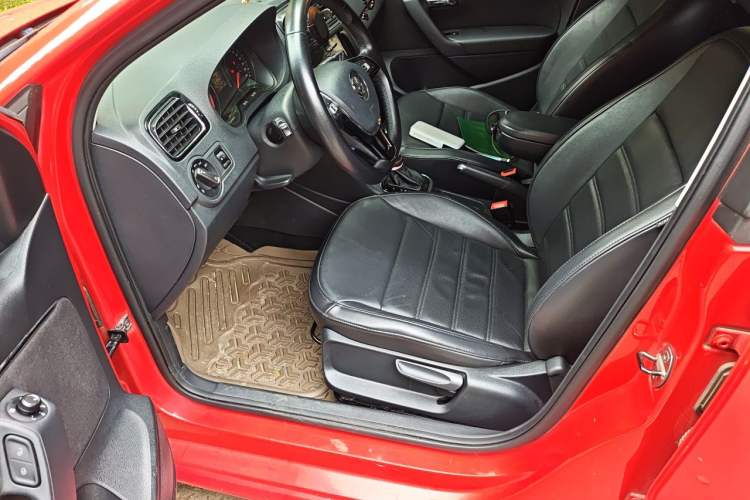 Used Volkswagen Polo 2016 1.6L Automatic Luxury Model Driver Seat