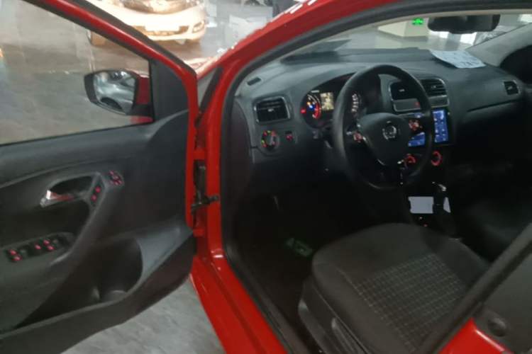 Used Volkswagen Polo 2016 1.6L Automatic Comfort Model Driver Seat