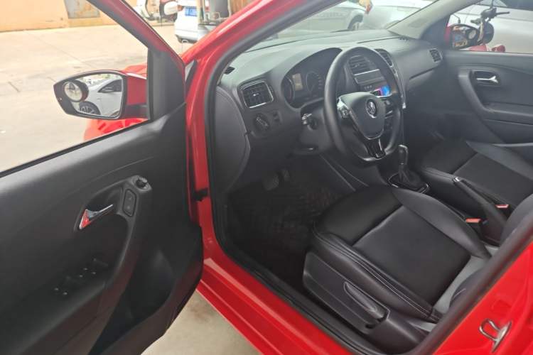 Used Volkswagen Polo 2016 1.6L Automatic Comfort Model Driver Seat