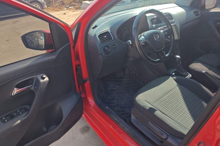 Used Volkswagen Polo 2016 1.6L Automatic Comfort Model Driver Seat