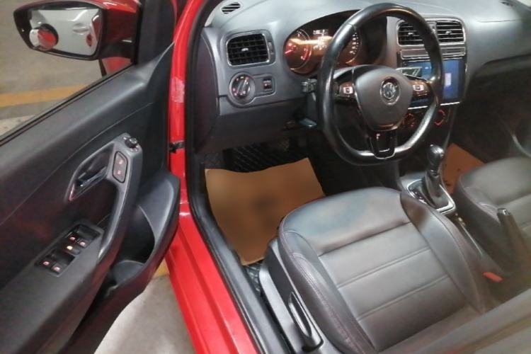 Used Volkswagen Polo 2016 1.6L Automatic Comfort Model Driver Seat