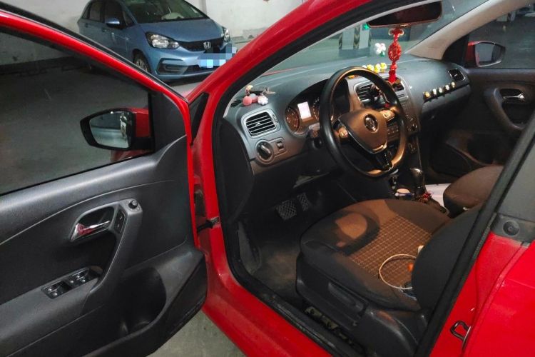 Used Volkswagen Polo 2016 1.6L Automatic Comfort Model Driver Seat