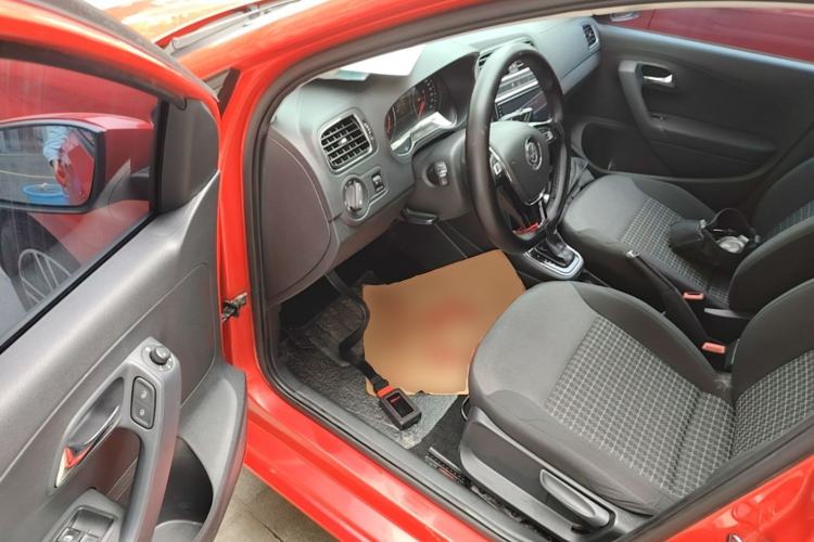 Used Volkswagen Polo 2016 1.6L Automatic Comfort Model Driver Seat