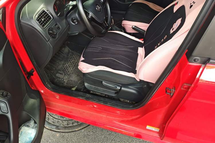 Used Volkswagen Polo 2016 1.6L Automatic Comfort Model Driver Seat