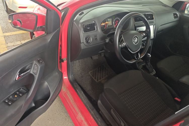 Used Volkswagen Polo 2016 1.6L Automatic Comfort Model Driver Seat