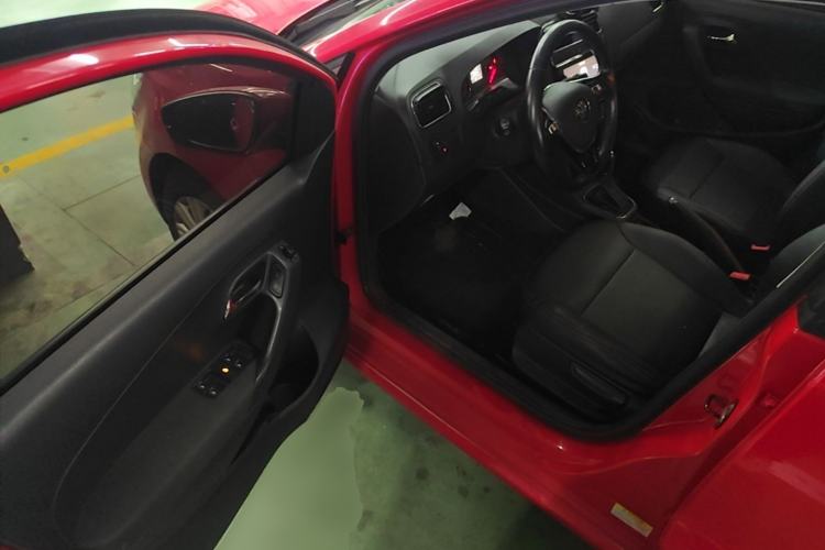 Used Volkswagen Polo 2016 1.6L Automatic Comfort Model Driver Seat