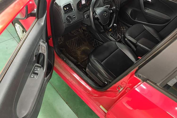 Used Volkswagen Polo 2016 1.6L Automatic Comfort Model Driver Seat