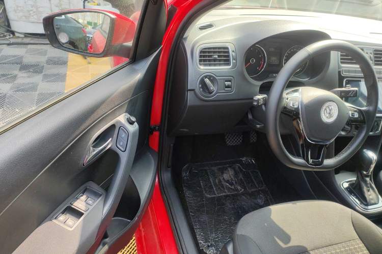 Used Volkswagen Polo 2016 1.6L Automatic Comfort Model Driver Seat