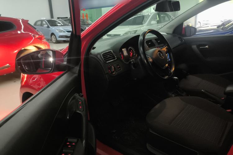 Used Volkswagen Polo 2016 1.6L Automatic Comfort Model Driver Seat
