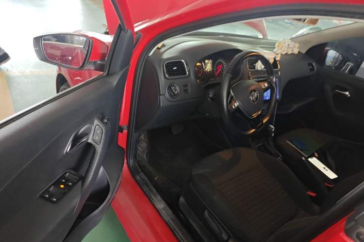 Used Volkswagen Polo 2016 1.6L Automatic Comfort Model Driver Seat