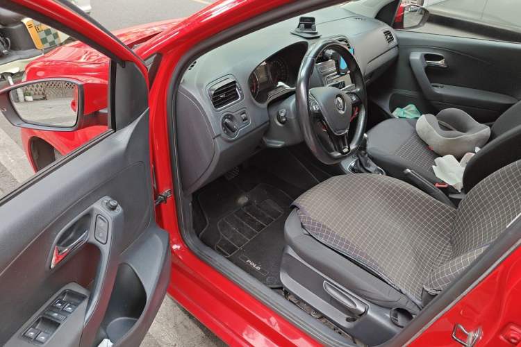 Used Volkswagen Polo 2016 1.6L Automatic Comfort Model Driver Seat