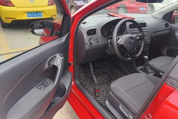 Used Volkswagen Polo 2016 1.6L Automatic Comfort Model Driver Seat