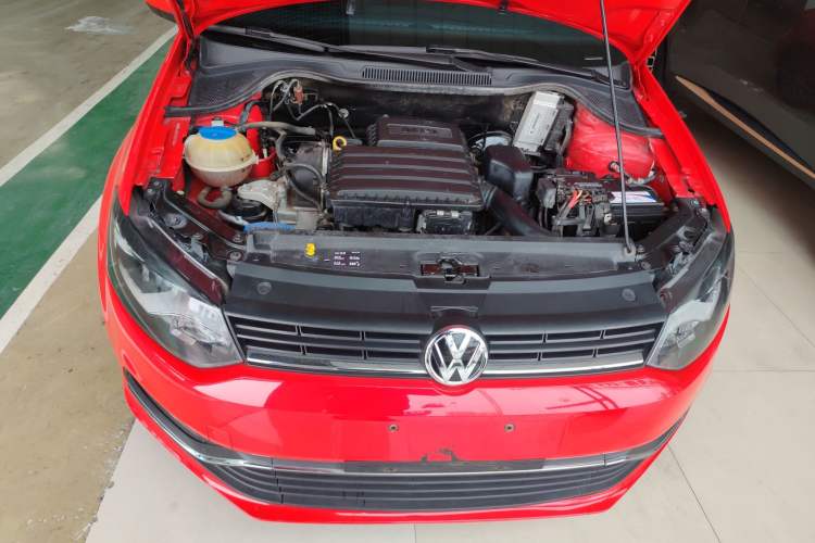 Used Volkswagen Polo 2016 1.4L Manual Fashion Model Engine Bay