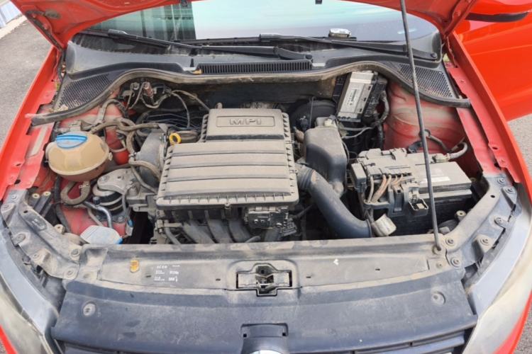 Used Volkswagen Polo 2016 1.4L Manual Fashion Model Engine Bay