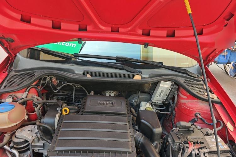 Used Volkswagen Polo 2016 1.4L Manual Fashion Model Engine Bay