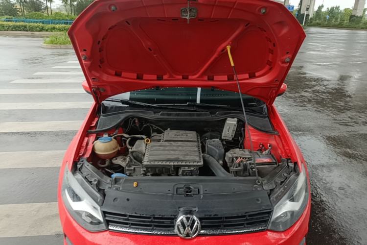 Used Volkswagen Polo 2016 1.4L Manual Fashion Model Engine Bay