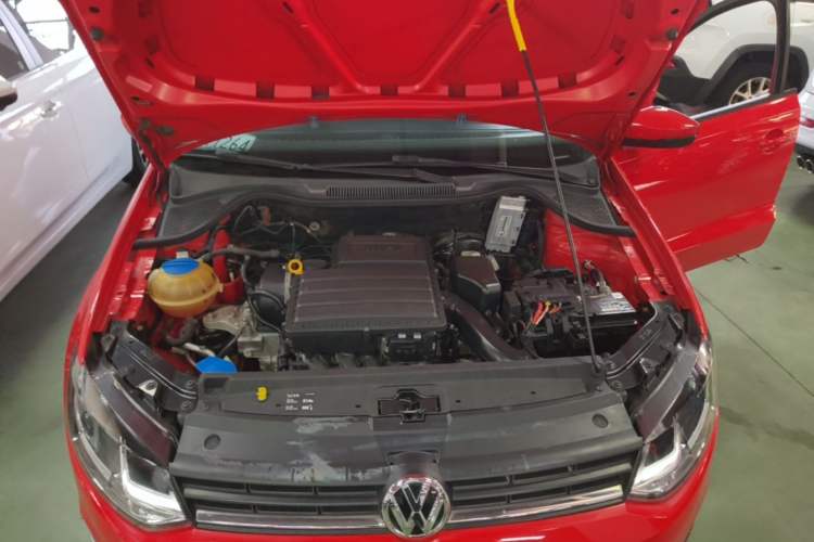 Used Volkswagen Polo 2016 1.6L Automatic Comfort Model Engine Bay