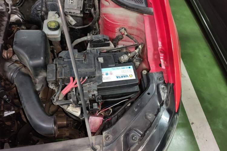 Used Volkswagen Polo 2016 1.4L Automatic Trendy Model Engine Bay Left