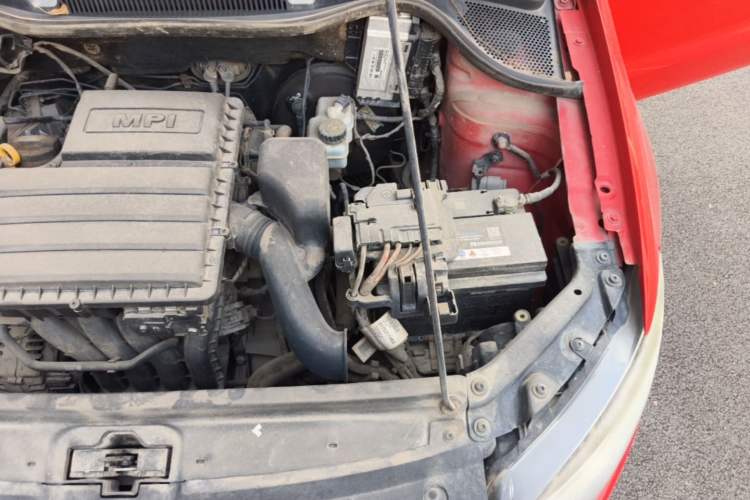 Used Volkswagen Polo 2016 1.4L Manual Fashion Model Engine Bay Left