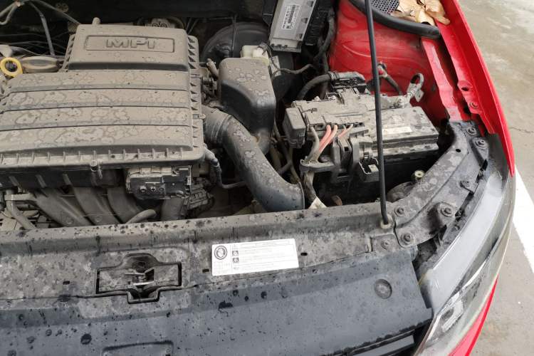 Used Volkswagen Polo 2016 1.4L Automatic Trendy Model Engine Bay Left