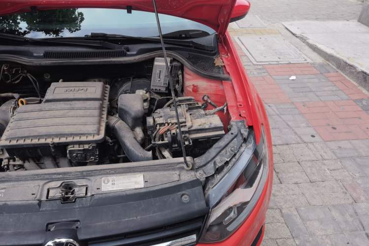 Used Volkswagen Polo 2016 1.4L Automatic Trendy Model Engine Bay Left