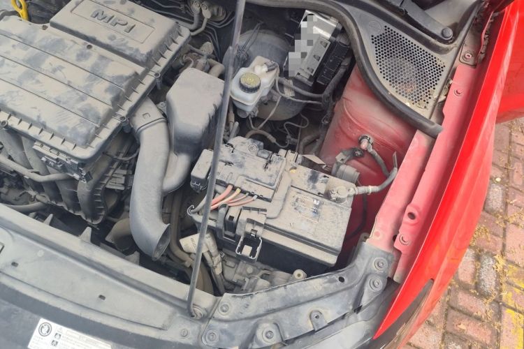 Used Volkswagen Polo 2016 1.4L Manual Fashion Model Engine Bay Left