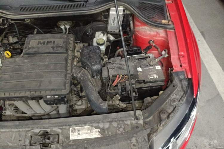 Used Volkswagen Polo 2016 1.6L Automatic Comfort Model Engine Bay Left