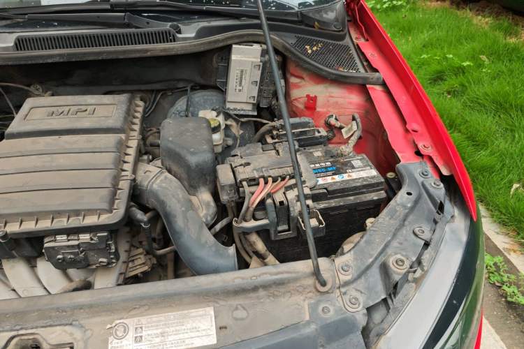 Used Volkswagen Polo 2016 1.4L Automatic Trendy Model Engine Bay Left