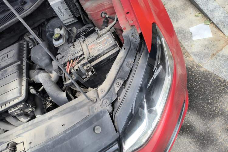 Used Volkswagen Polo 2016 1.6L Automatic Comfort Model Engine Bay Left