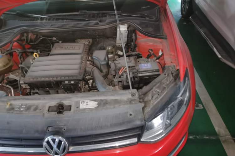 Used Volkswagen Polo 2016 1.6L Automatic Comfort Model Engine Bay Left