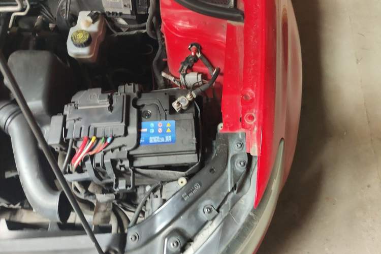 Used Volkswagen Polo 2016 1.4L Manual Fashion Model Engine Bay Left