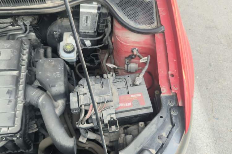 Used Volkswagen Polo 2016 1.4L Manual Fashion Model Engine Bay Left