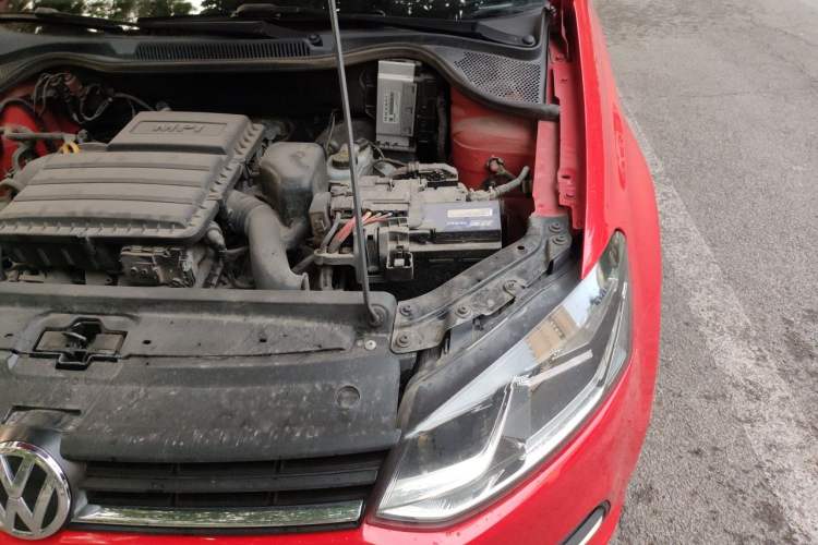 Used Volkswagen Polo 2016 1.6L Automatic Comfort Model Engine Bay Left