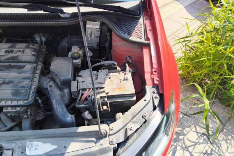 Used Volkswagen Polo 2016 1.6L Automatic Comfort Model Engine Bay Left