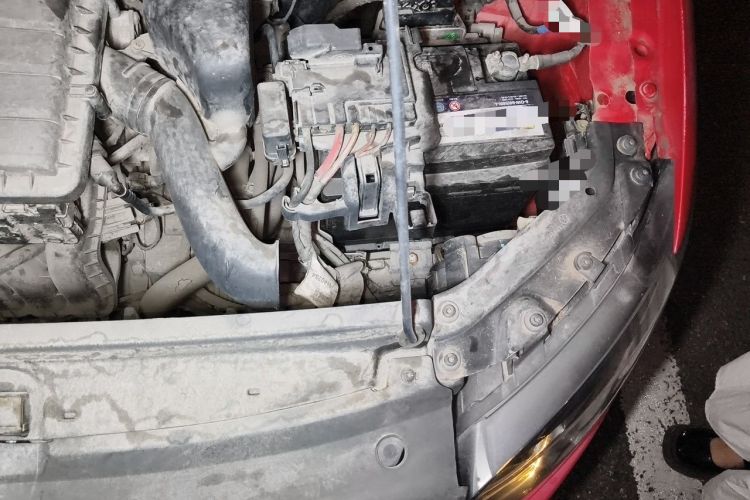 Used Volkswagen Polo 2016 1.6L Automatic Comfort Model Engine Bay Left