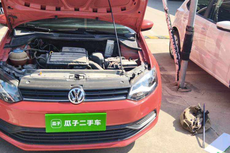 Used Volkswagen Polo 2016 1.4L Automatic Trendy Model Engine Bay Left