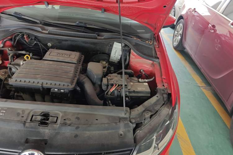 Used Volkswagen Polo 2016 1.6L Automatic Comfort Model Engine Bay Left