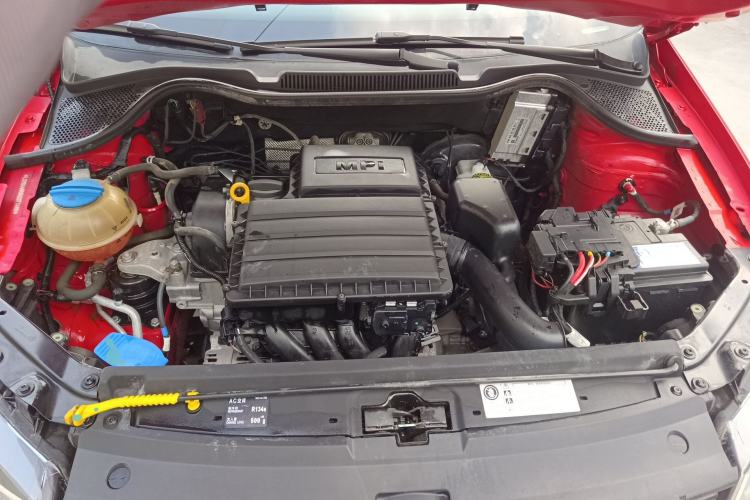 Used Volkswagen Polo 2016 1.4L Manual Fashion Model Engine Bay