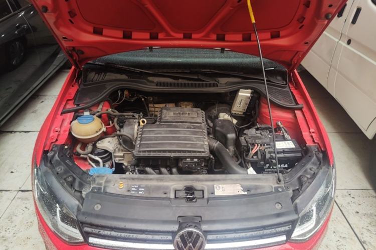 Used Volkswagen Polo 2016 1.6L Automatic Comfort Model Engine Bay