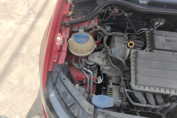Used Volkswagen Polo 2016 1.4L Automatic Trendy Model Engine Bay Right