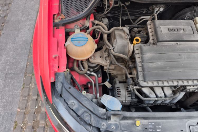 Used Volkswagen Polo 2016 1.4L Automatic Trendy Model Engine Bay Right