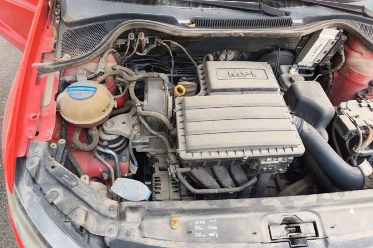 Used Volkswagen Polo 2016 1.4L Manual Fashion Model Engine Bay Right