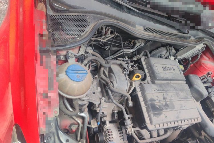Used Volkswagen Polo 2016 1.6L Automatic Luxury Model Engine Bay Right