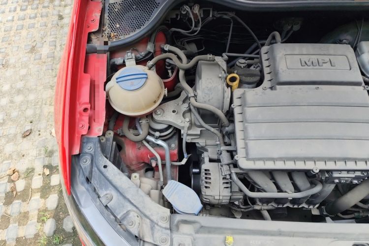 Used Volkswagen Polo 2016 1.4L Automatic Trendy Model Engine Bay Right