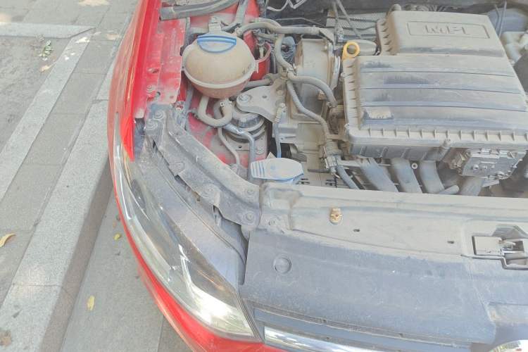 Used Volkswagen Polo 2016 1.6L Automatic Comfort Model Engine Bay Right