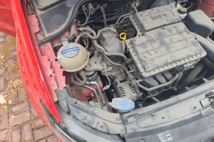 Used Volkswagen Polo 2016 1.4L Manual Fashion Model Engine Bay Right