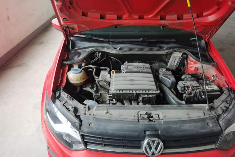 Used Volkswagen Polo 2016 1.4L Automatic Trendy Model Engine Bay Right