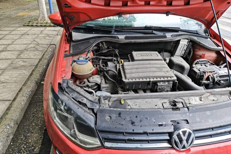 Used Volkswagen Polo 2016 1.6L Automatic Comfort Model Engine Bay Right